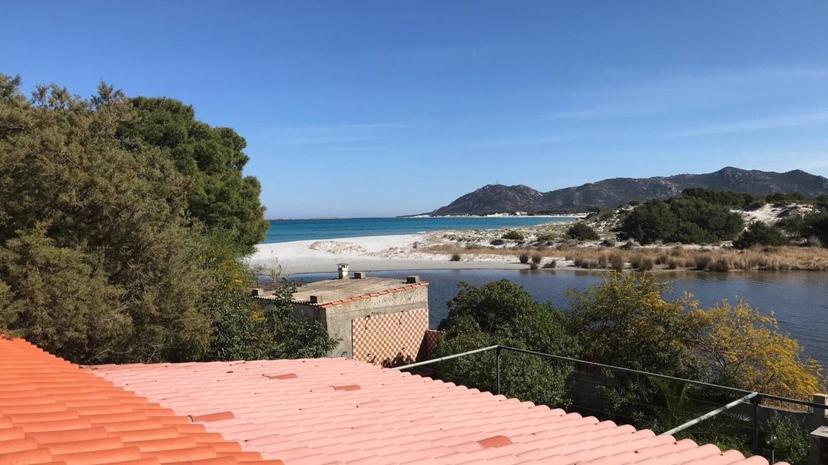 Siniscola House | Holiday Home 'On The Sea Fenicottero' with Sea View, Private Terrace and Private Garden