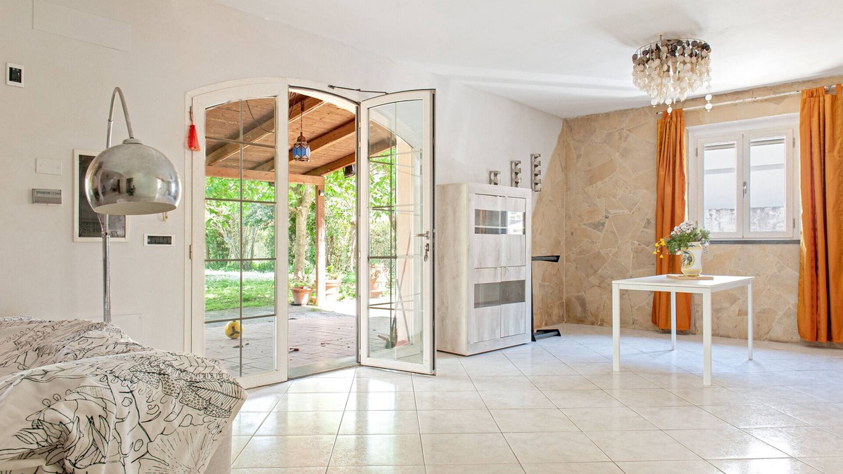 San Martino a Ulmiano House | Holiday Home 'Villa Regno di Toscana' with Private Terrace and Balcony