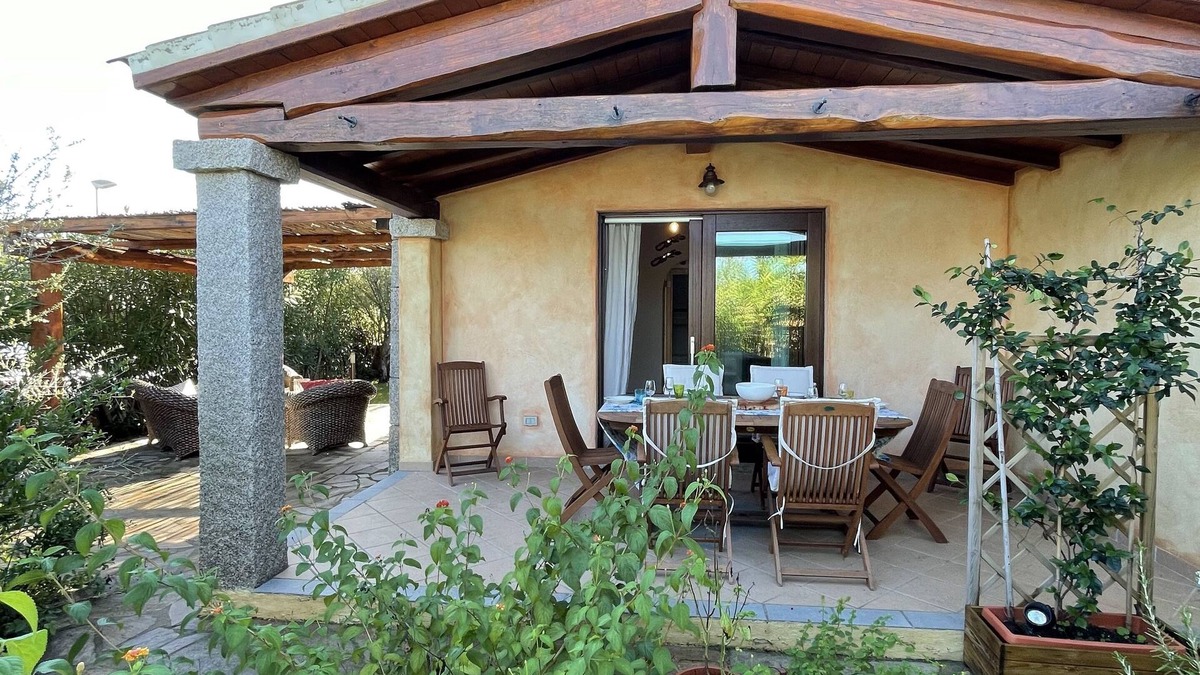 Baia Sant'Anna House | Holiday Home just 1 km far from Porto Ainu Beach