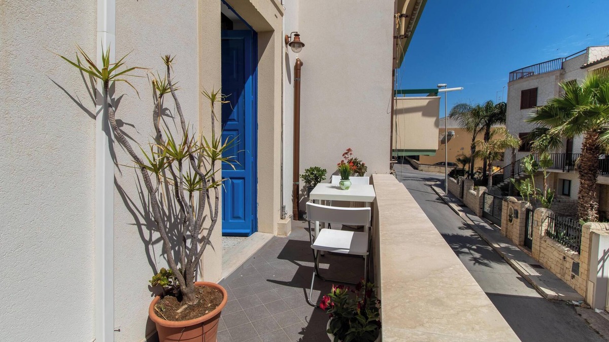 Scoglitti House | Holiday Home "Kalimera Home" with Terrace & A/C