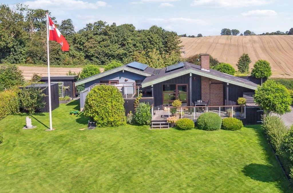Ronde House | Holiday Home Kerstin - 400m from the sea by Interhome