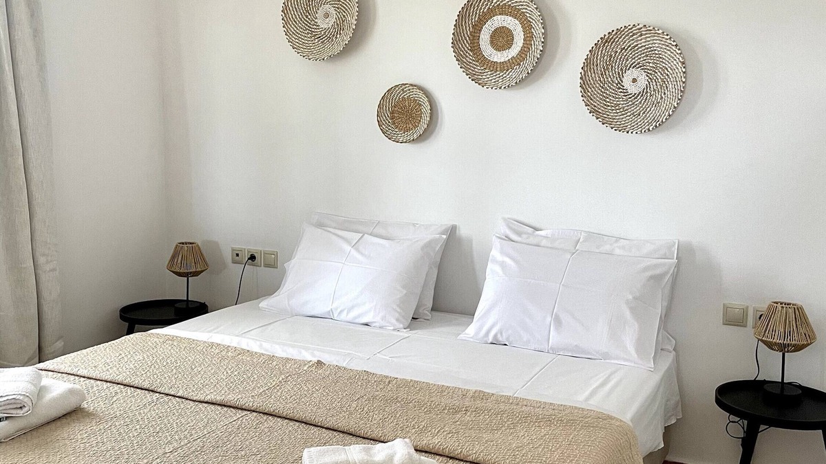 Kithira Apartment | Holiday Home 'Kythiris Studios - Bungalow 3' with Sea View, Wi-Fi and Air Conditioning