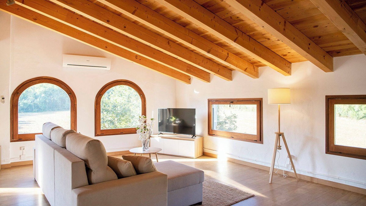 Beguda House | Holiday Home 'L'Altell' with Mountain Views, Wi-Fi and Air Conditioning