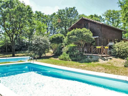 Loupiac House | Holiday Home L'Eglantier by Interhome