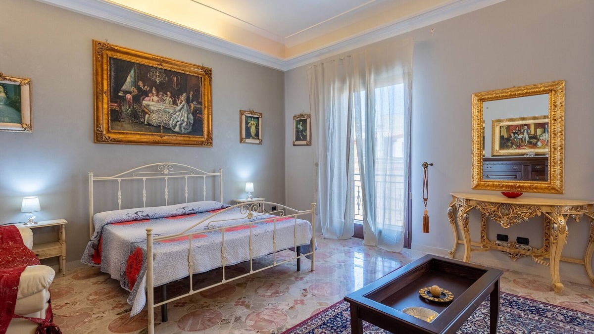 Mazara del Vallo House | Holiday Home 'La Casa Di Giusy' with Balcony, Wi-Fi and Air Conditioning