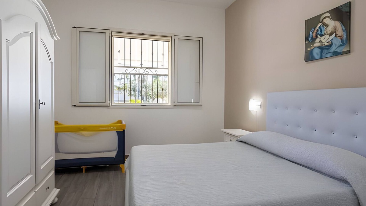 Mazara del Vallo Apartment | Holiday Home 'La Perla Di Mare - Perla 1' with Shared Pool, Wi-Fi and Air Conditioning