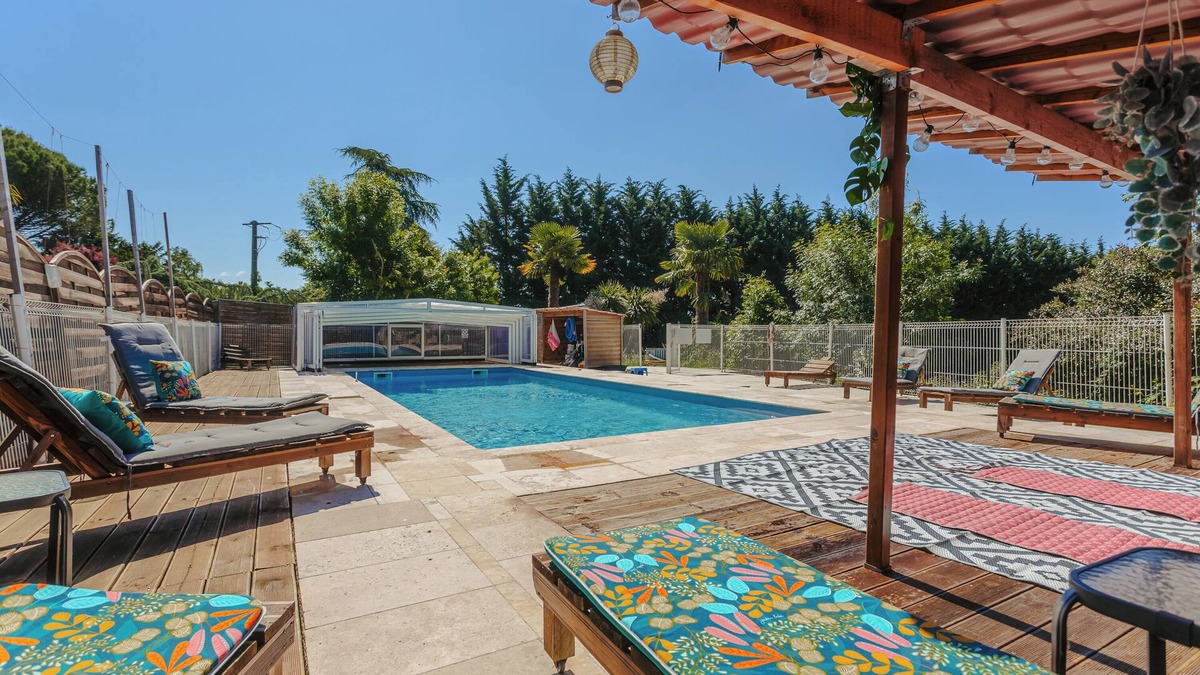 Genouille House | Holiday Home 'L'Océan' with Lake View, Wi-Fi and Air Conditioning