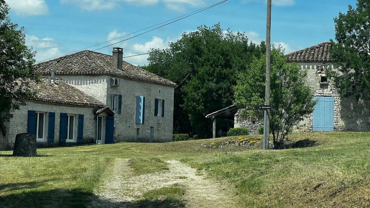Fauroux House | Holiday Home 'La Boissière' with Private Pool, Wi-Fi and Air Conditioning