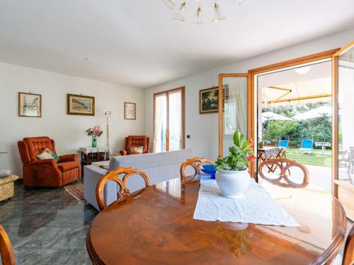 Diano Castello House | Holiday Home La Casetta by Interhome