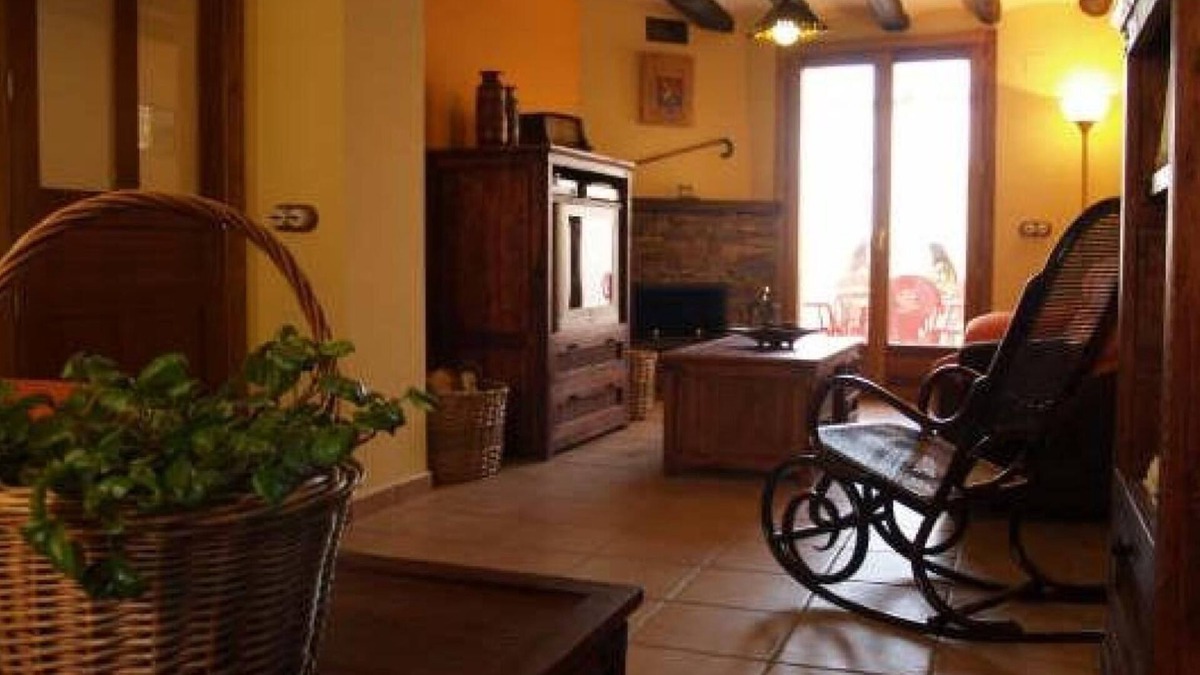 Milagro House | Holiday Home 'La Casa Miralrio 1' with Private Terrace, Wi-Fi and Air Conditioning