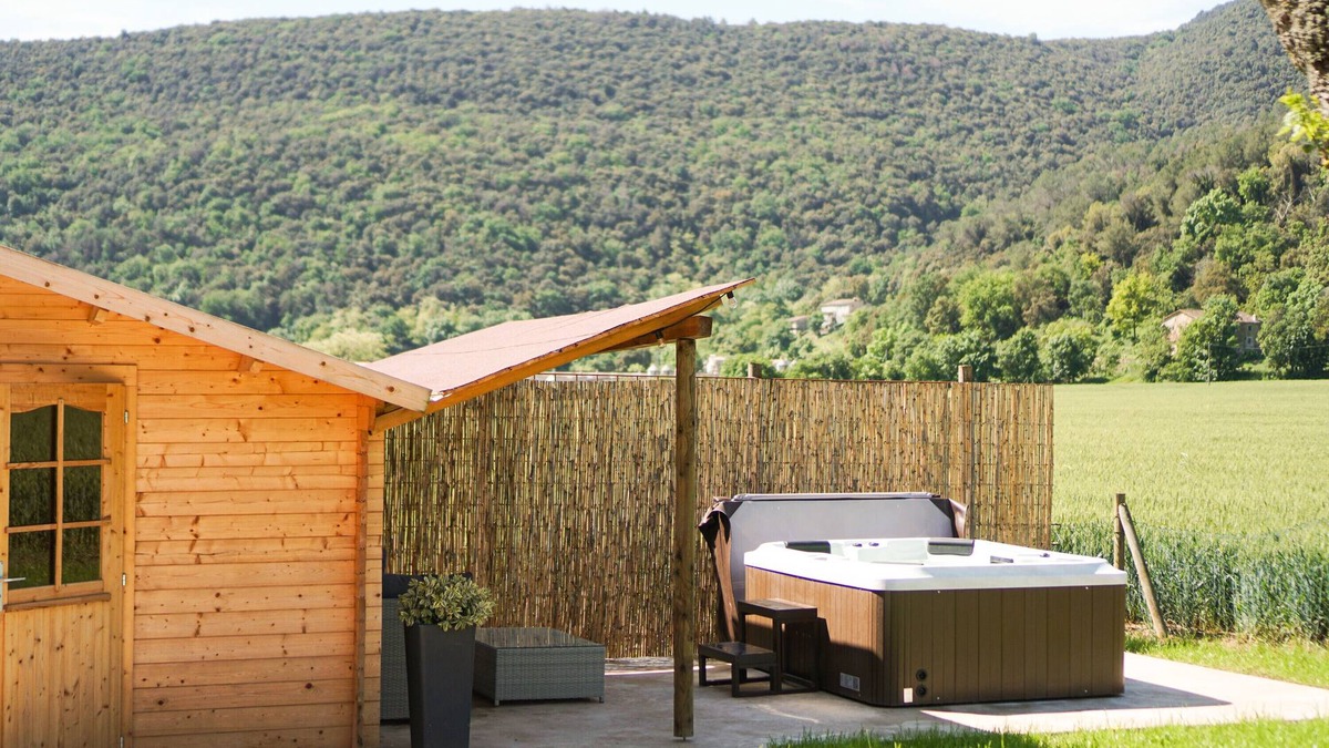 Beguda House | Holiday Home 'La Caseta' with Mountain View, Wi-Fi and Air Conditioning