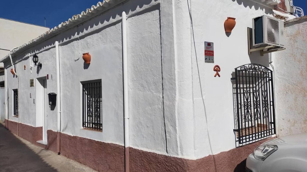 Illar House | Holiday Home La Casita de la Vito with Mountain View, Balcony & Wi-Fi