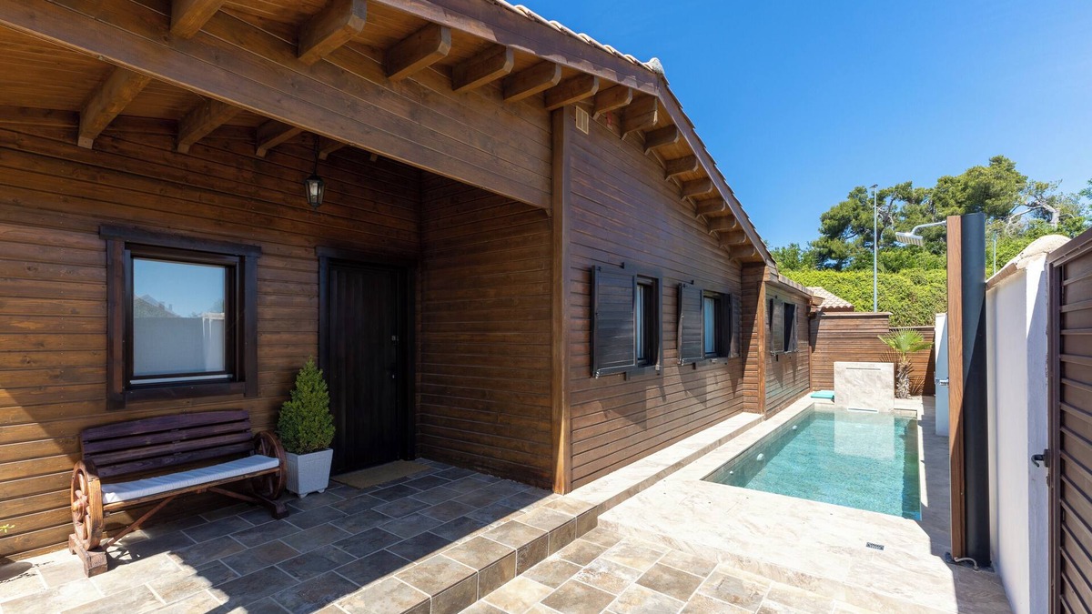 Cobisa House | Holiday Home 'La Dehesa2 De Toledo' with Private Pool, Wi-Fi and Air Conditioning