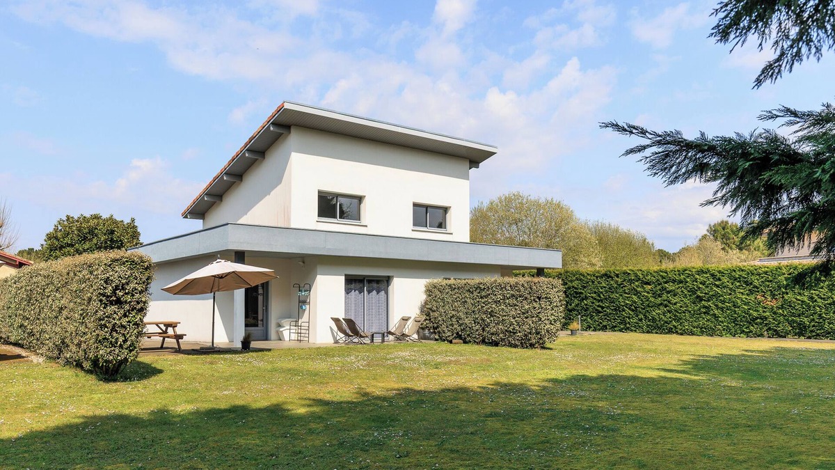 Messanges House | Holiday Home 'La Dune - 6 Voyageurs - Messanges' with Private Pool, Private Garden and Wi-Fi