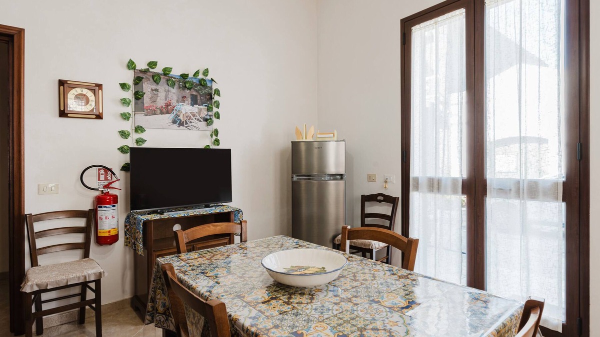 Marsala House | Holiday Home 'La Piazzetta' with Wi-Fi and Air Conditioning