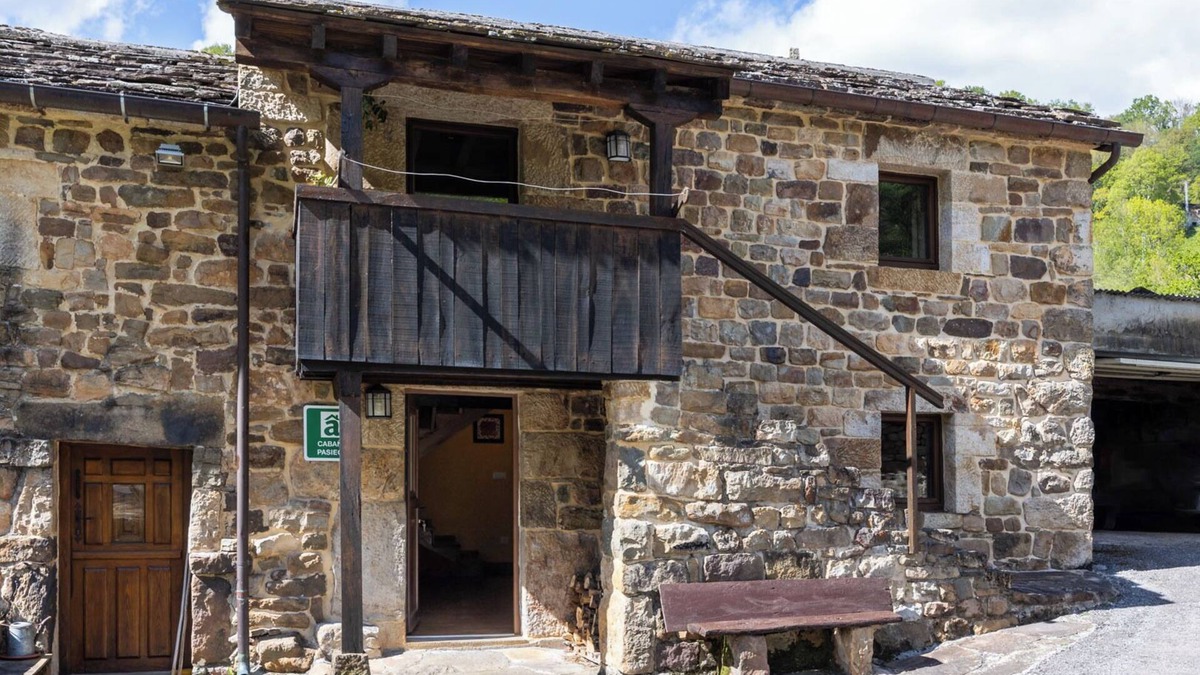 Selaya House | Holiday Home 'La Plazuca Cerrucao' with Mountain View and Shared Garden