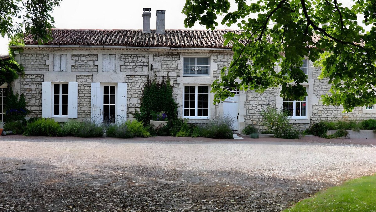 Sainte Gemme House | Holiday Home La Saintonge