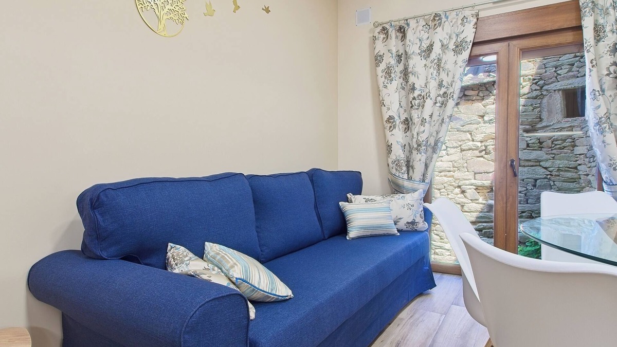 San Justo House | Holiday Home 'Lago De Sanabria' with Mountain View, Private Garden and Balcony