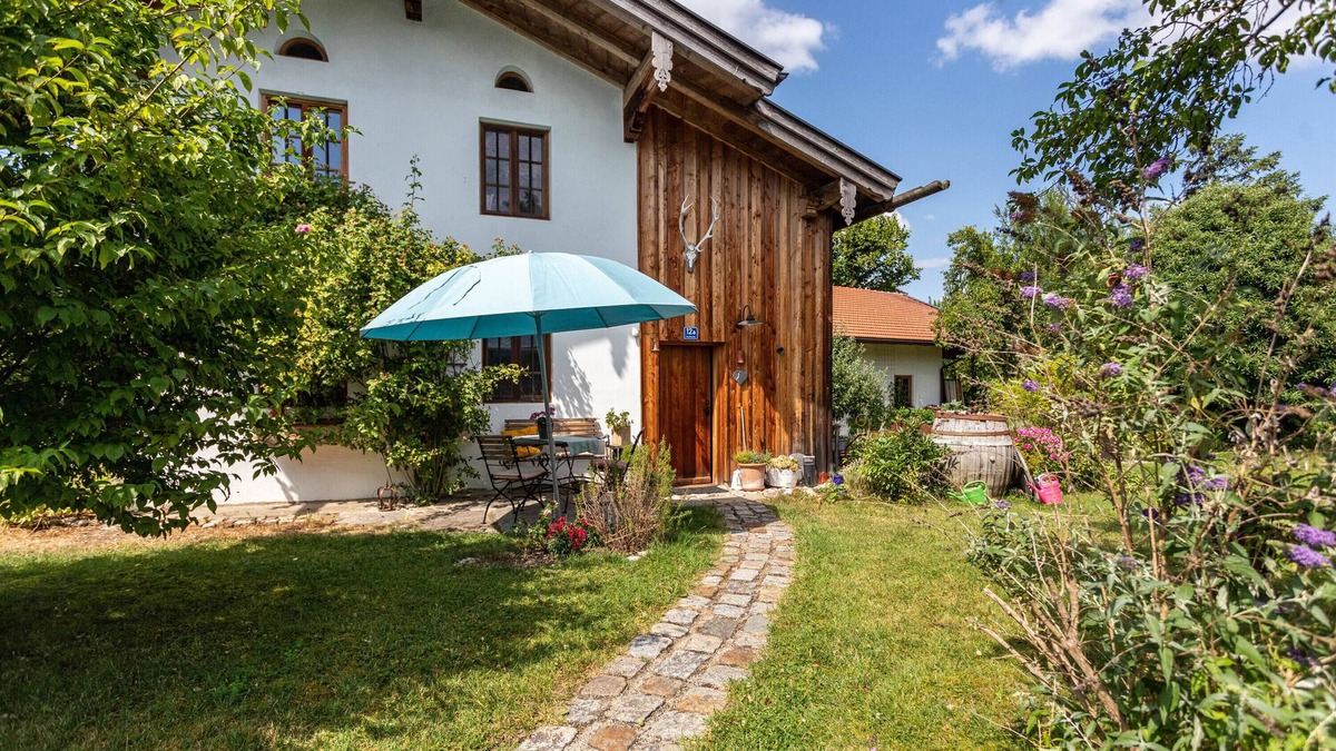 Chieming Apartment | Holiday Home 'Landhaus Gustl' with Private Terrace, Private Garden and Wi-Fi