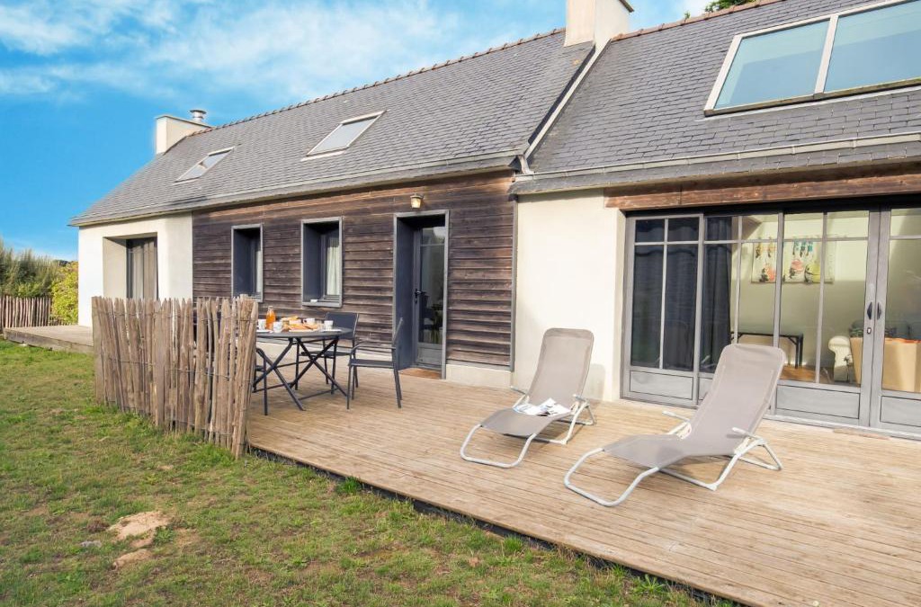Brignogan-Plage House | Holiday Home Le Petit Bonheur by Interhome