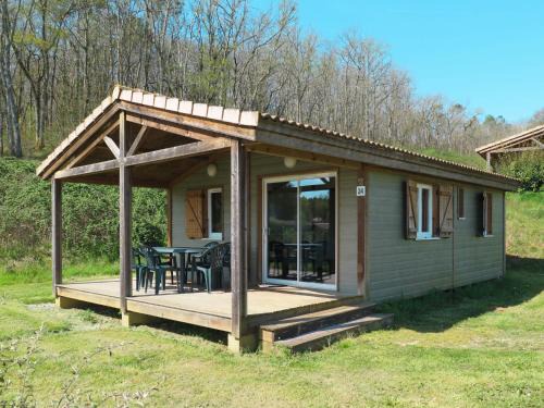 Marminiac House | Holiday Home Les Hameaux de Pomette-Chalet 2 Pers- by Interhome