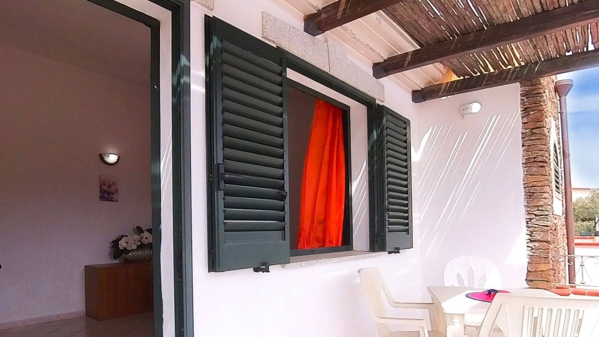Limpiddu House | Holiday Home 'Limpiddu 4' with Mountain View, Shared Garden and Balcony