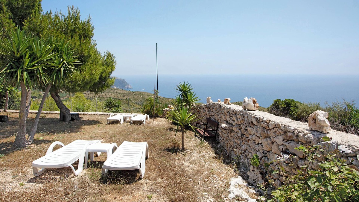 Agia Marina House | Holiday Home "Lithahiro Stone House" with Private Terrace