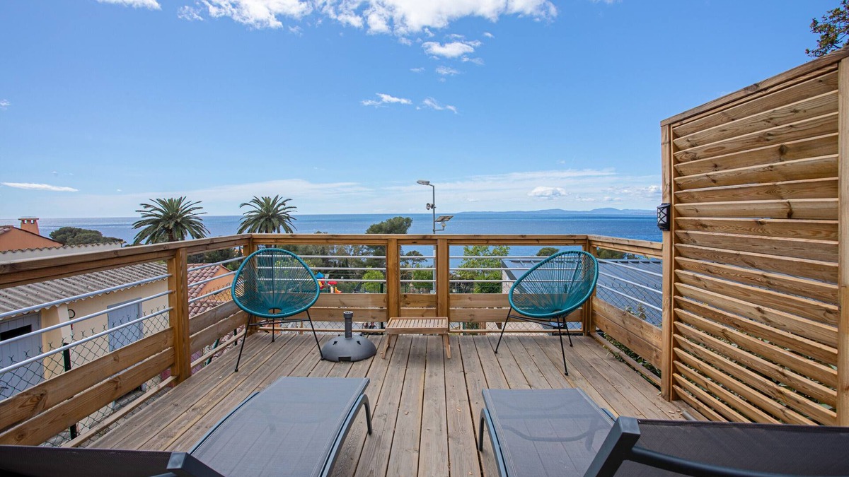 Le Dramont House | Holiday Home "Lodge Vue Mer" close to the Beach with Pool & Wi-Fi