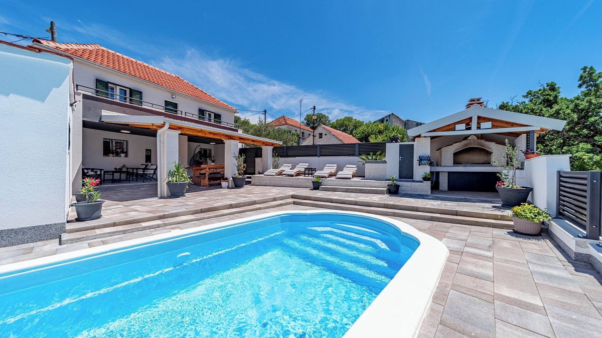 Ljubitovica House | Holiday Home Luce with Pool, Ljubitovica, Croatia