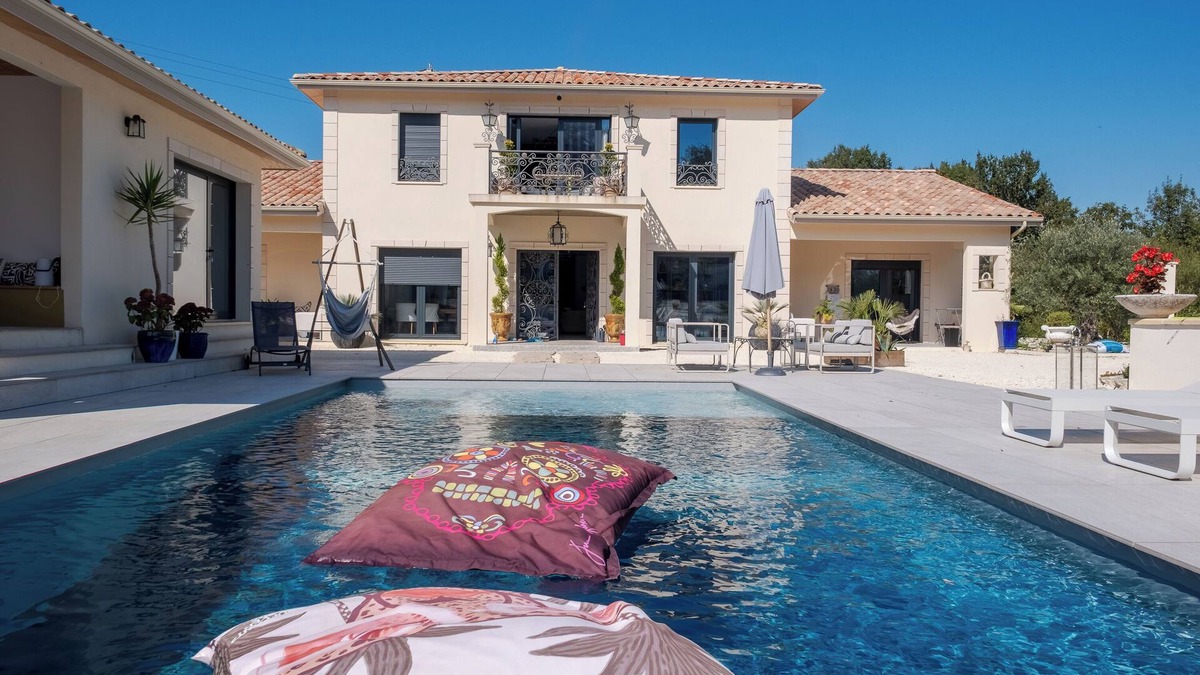Carsac-de-Gurson House | Holiday Home 'Maison De Vacances Carsac-de-Gurson' with Shared Pool, Terrace and Garden
