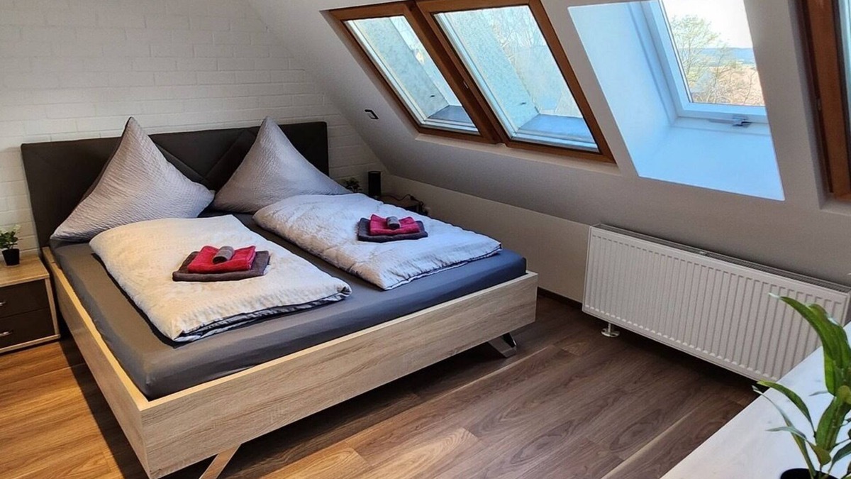 Theilenhofen House | Holiday Home 'Magisches Wachstein' with Private Terrace, Private Garden and Wi-Fi