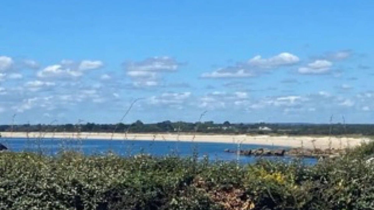 Trevignon House | Holiday Home 'Maison 4 Pers 100m De La Plage' with Sea View, Private Terrace and Wi-Fi