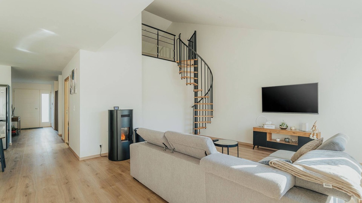 Trevron House | Holiday Home 'Maison Avec Jardin Proche Dinan' with Private Terrace, Private Garden and Wi-Fi