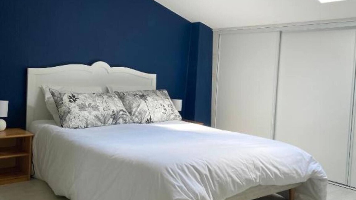 Rions House | Holiday Home 'Maison De Campagne' with Private Terrace, Shared Garden and Wi-Fi