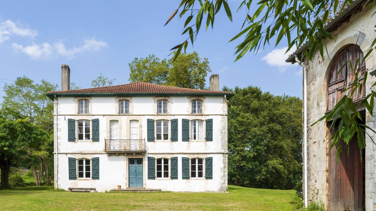 Ustaritz House | Holiday Home "Maison Etxeparea" with Wi-Fi