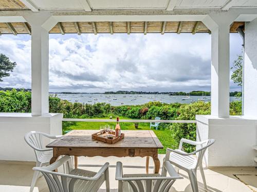 Arradon House | Holiday Home Maison La Prâme by Interhome