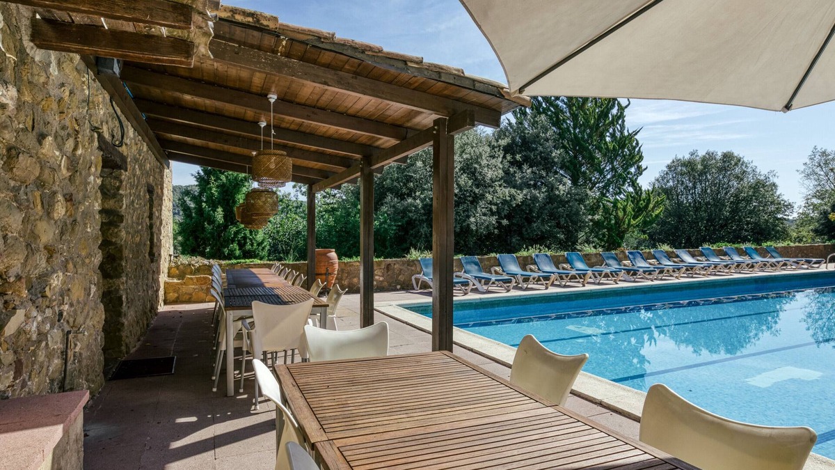 Seguero House | Holiday Home 'Mas Salvanera' with Mountain View, Pool & Wi-Fi