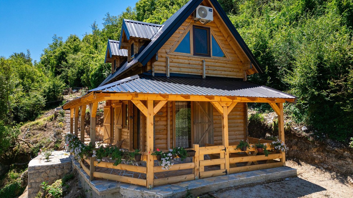 Rijeka Crnojevica Cottage | Holiday Home Mia
