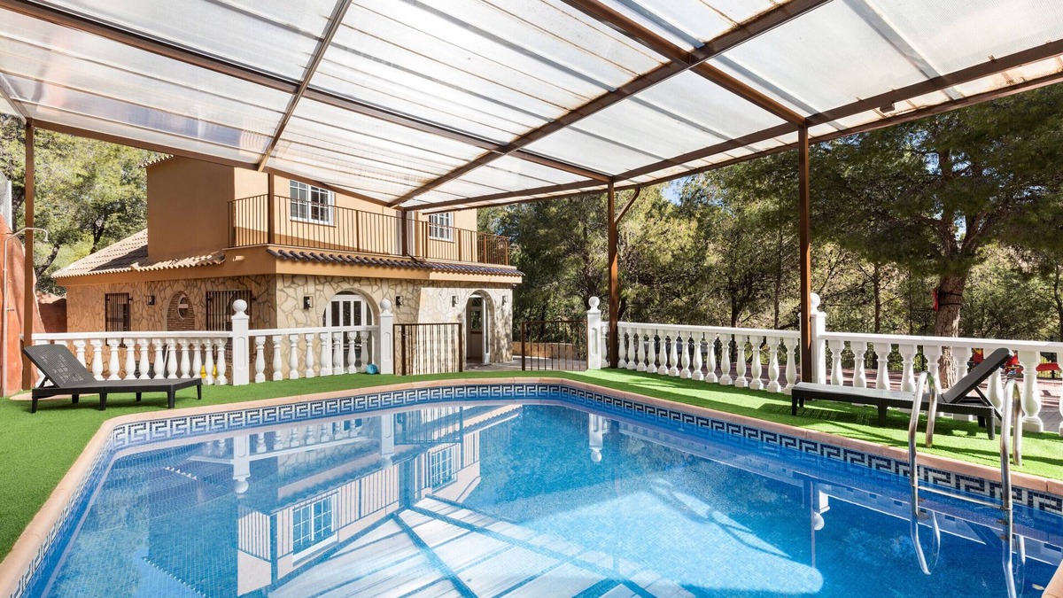 Totana House | Holiday Home 'Mi Bella' with Private Pool, Wi-Fi and Air Conditioning