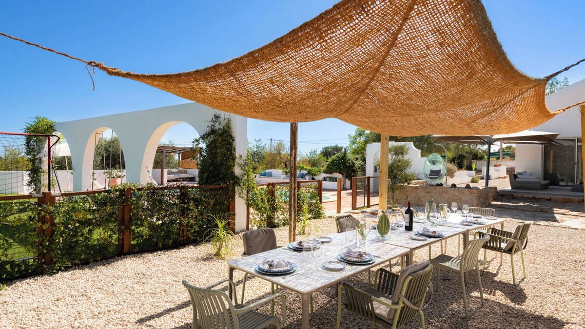Malhao House | Holiday Home 'Modern Farmhouse with Pool' with Mountain View, Wi-Fi and Air Conditioning
