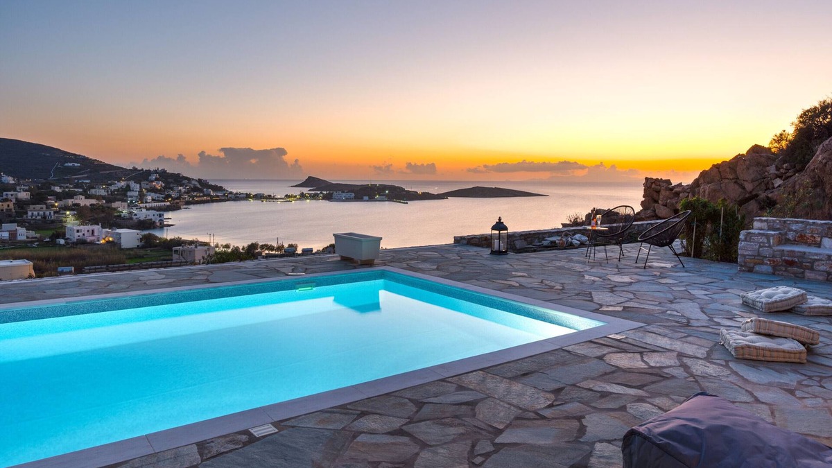 Vissa House | Holiday Home 'Mont' Rock Villas 3' with Sea View, Wi-Fi and Air Conditioning