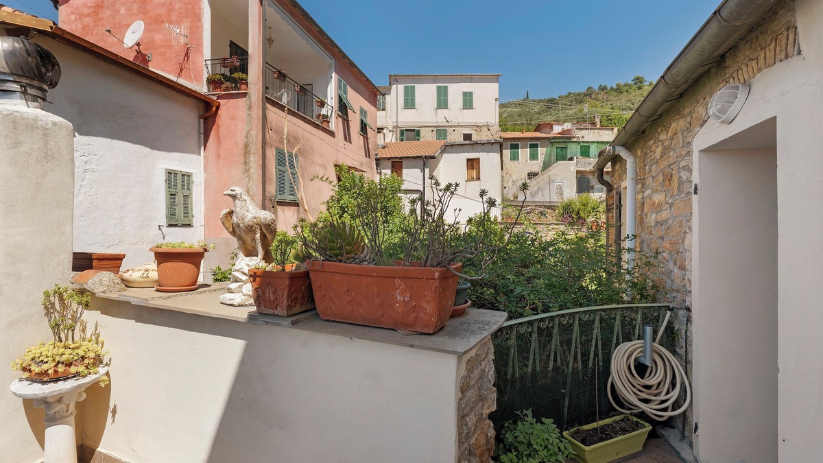 Imperia House | Holiday Home 'Montegrazie' with Sea View, Private Terrace and Wi-Fi