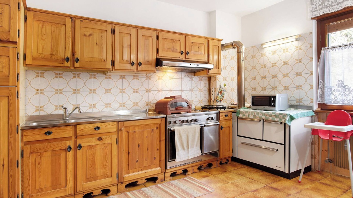 Terlago House | Holiday Home 'Moser' with Mountain View, Private Terrace and Wi-Fi