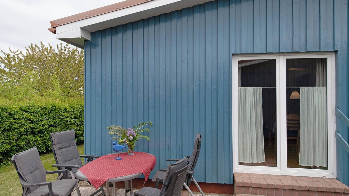 Meschendorf House | Holiday home "Möve ABA Bungalow 67" with private terrace and WLAN