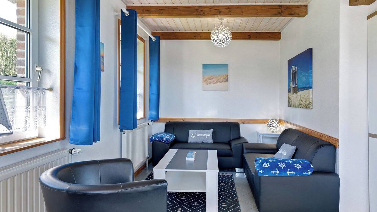 Fahretoft House | Holiday Home 'Möwe' with Private Terrace and Wi-Fi