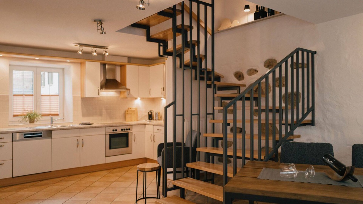 Auggen House | Holiday Home 'Muskatellerhaus' with Shared Pool, Private Terrace and Wi-Fi