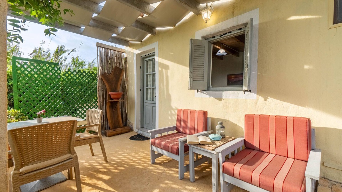 Ag. Georgios House | Holiday Home 'Myrto' with Sea View, Private Terrace and Air Conditioning