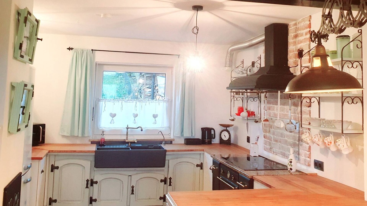 Donauwoerth House | Holiday Home 'Nala' with Private Terrace, Private Garden and Wi-Fi