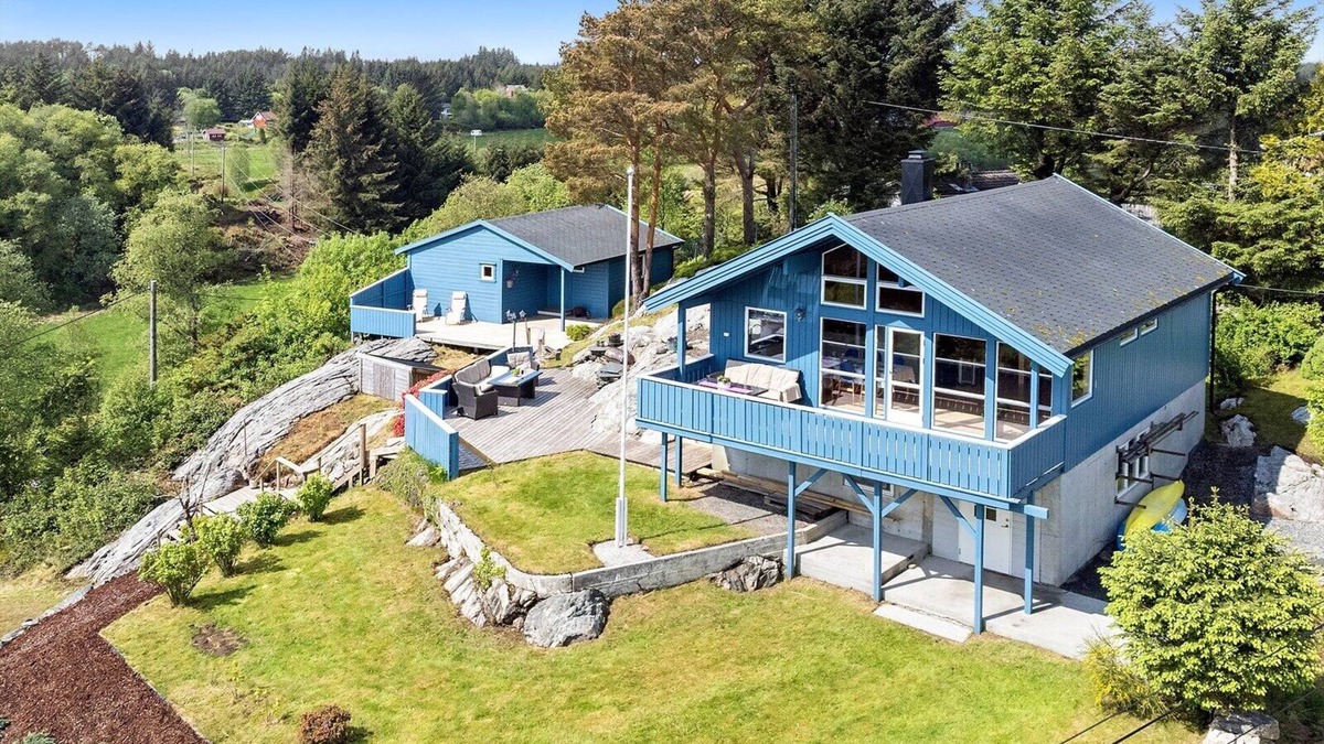 Austrheim House | Holiday home near Bergen, Norway