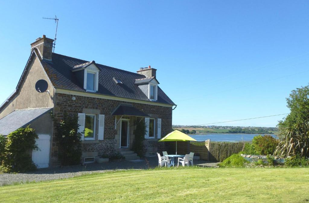 Le Ru House | Holiday Home near Goëlo Coast & Beaches